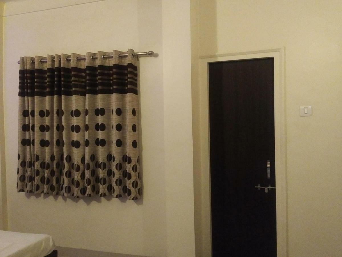 Hotel Rose Lodge Pune Esterno foto