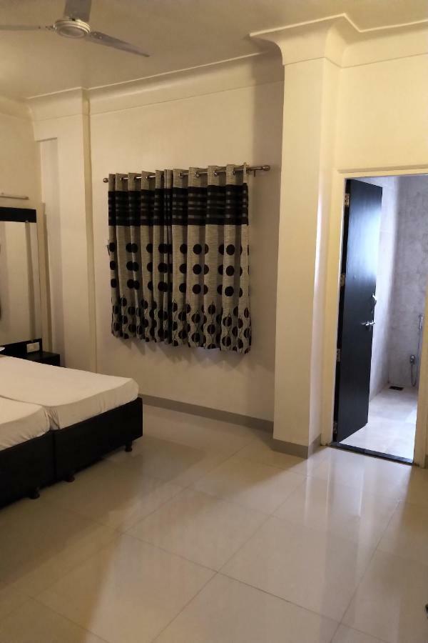 Hotel Rose Lodge Pune Esterno foto